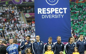 Đức và Italia nỗ lực chống phân biệt chủng tộc trong bóng đá